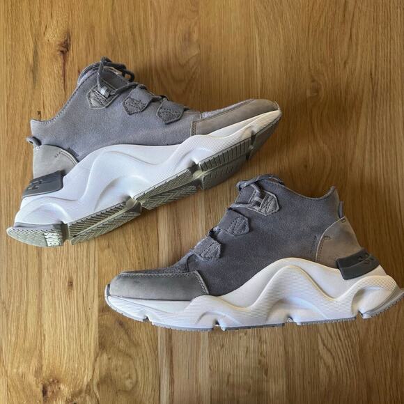 NWT Sorel Women's Kinetic Rngd Caribou Boot in "Quarry, Sea Salt" Gray Size 7.5 - Picture 4 of 15